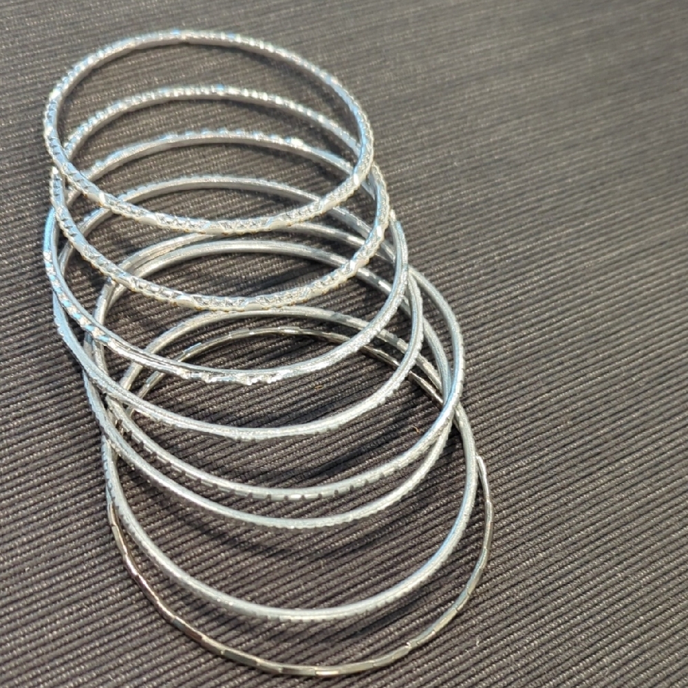 Bracelet Set Of 8 Chic Silver  Like New